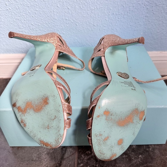 Betsy Johnson SB-TEE Champagne Size 7 - Picture 6 of 6